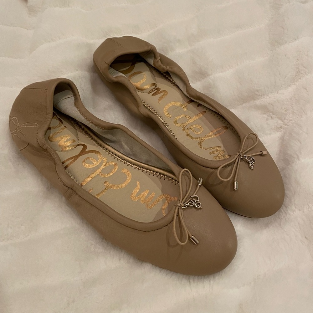 Like New Sam Edelman FELICIA BALLET FLAT in SOFT BEIGE LEATHER size 8.5 medium